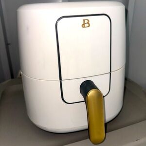 COPY - Air fryer! MUST GO